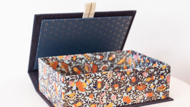 Clamshell Box